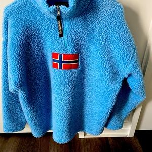 NAPAPIJRI Geographic. Fleece 3/4 zip pullover.